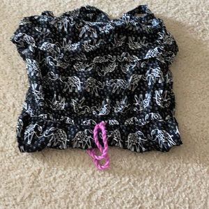 Black, Justice romper